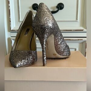 BCBGeneration Heels Pumps Size 8 / 38